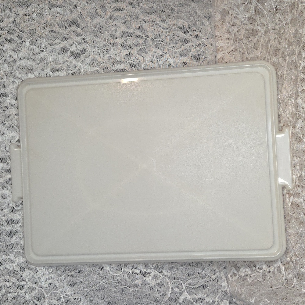 Tupperware: Cake Keeper Container - Picture 8 of 11